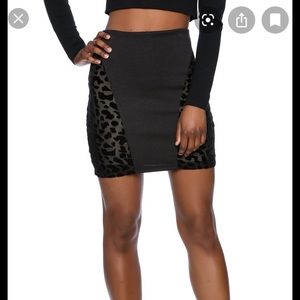 MinkPink mini skirt 🐆